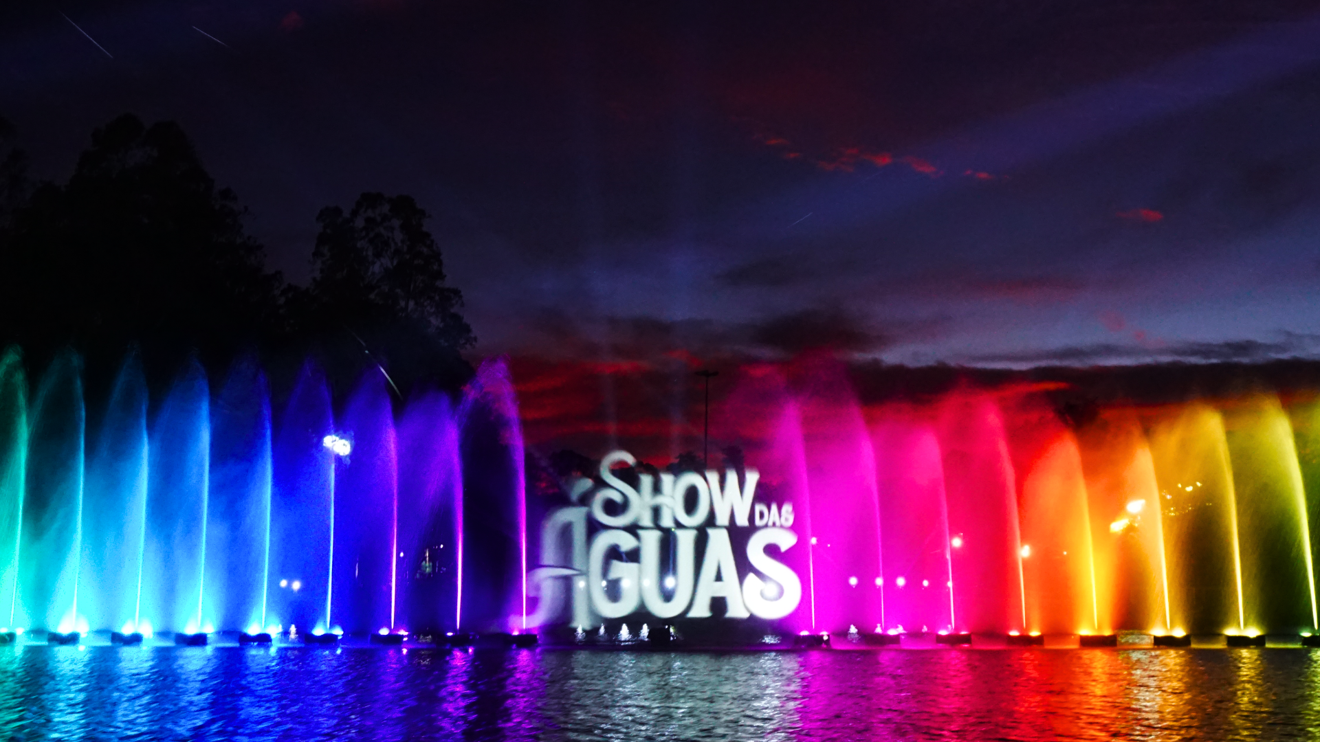 Show de águas dançantes produzido pela Aplauso