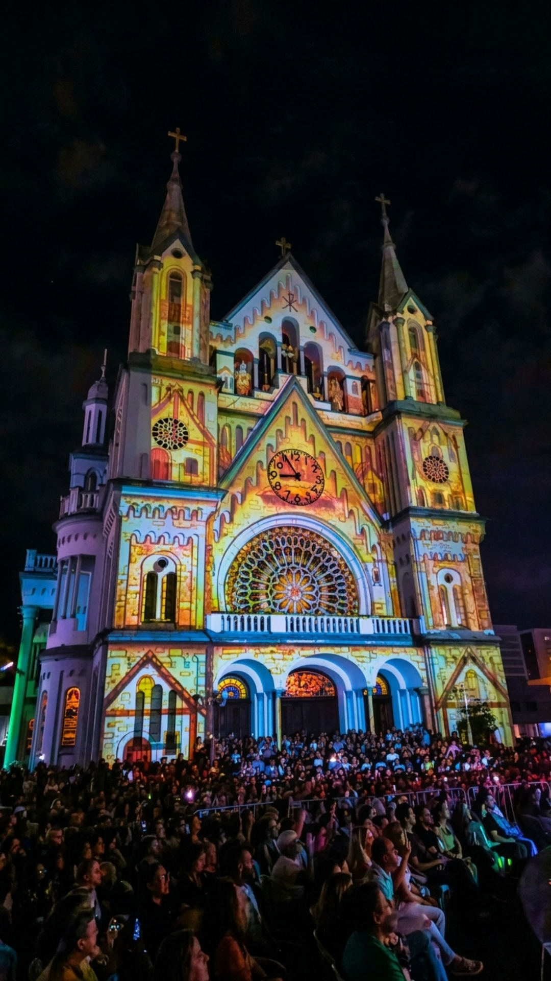 Videomapping projetado sobre arquitetura